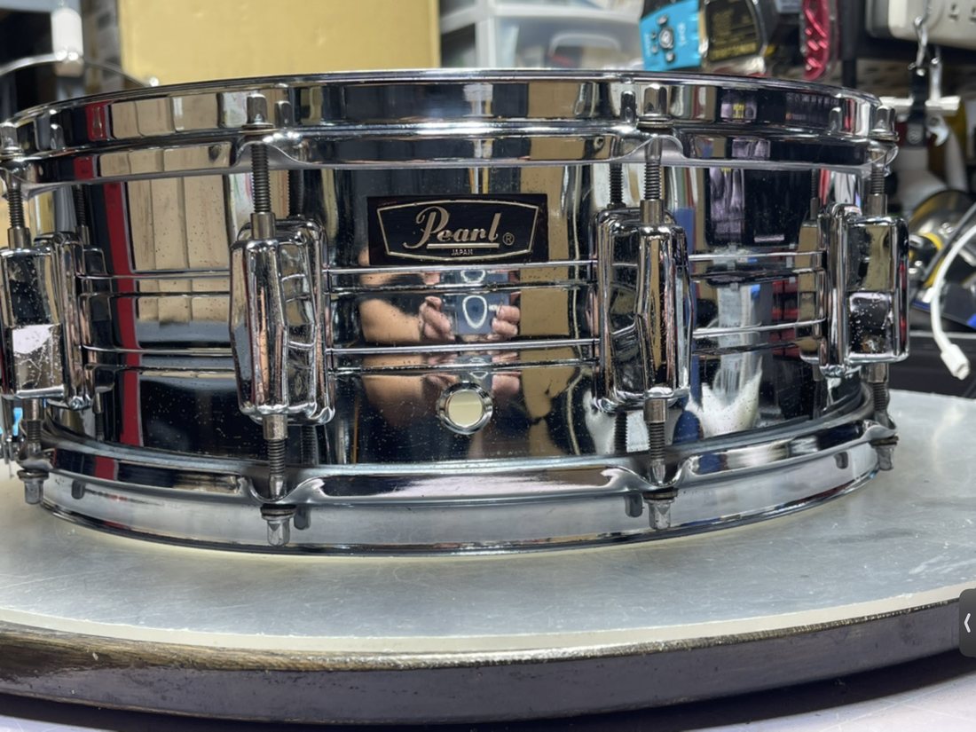 Pearl steel-shell snare drum after restoration
